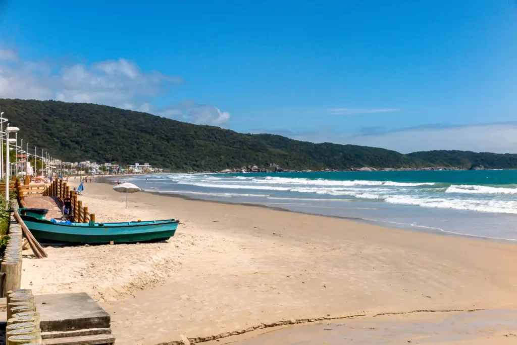 Praia de Bombas, Bombinhas