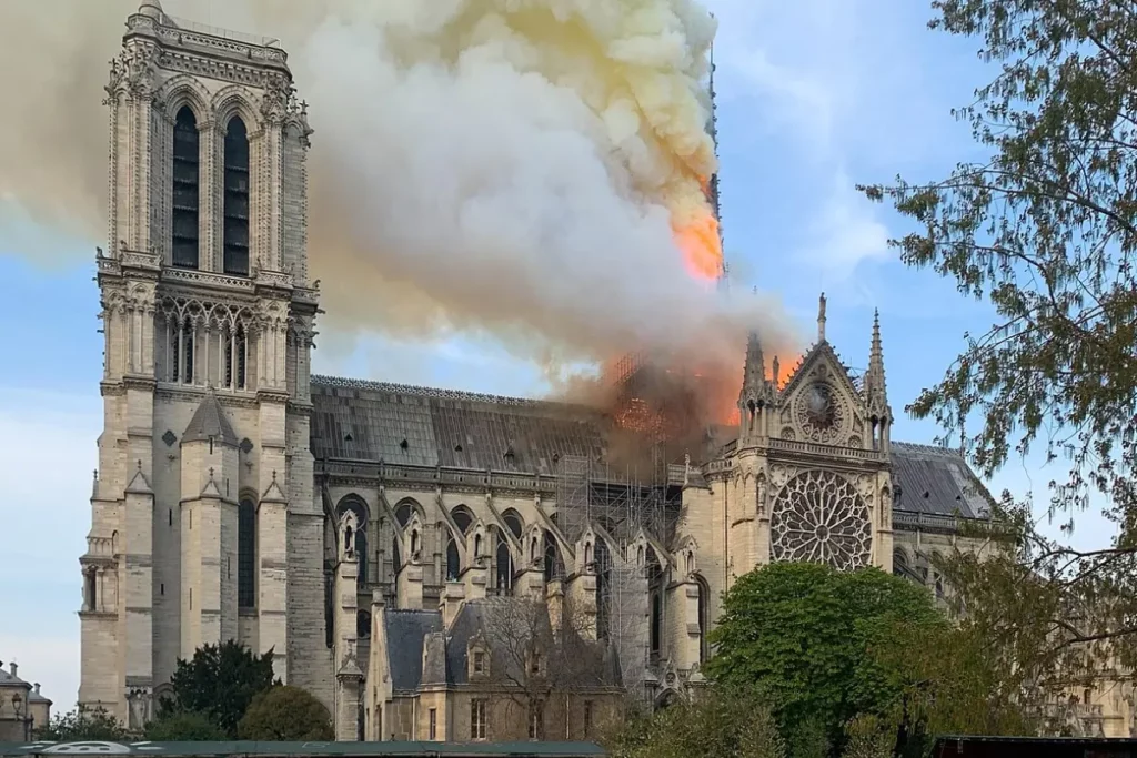 Incêndio na Catedral de Notre Dame